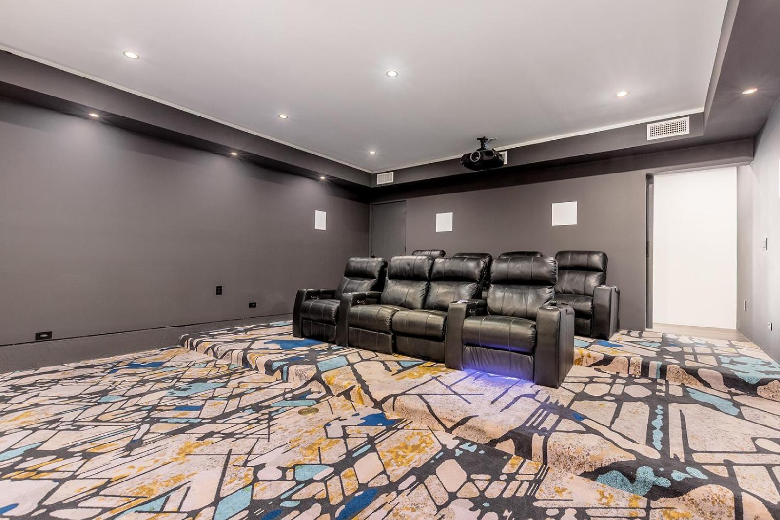 Luxury Micro-Resort, Theater, Sauna, Heated Pool Phoenix Kültér fotó